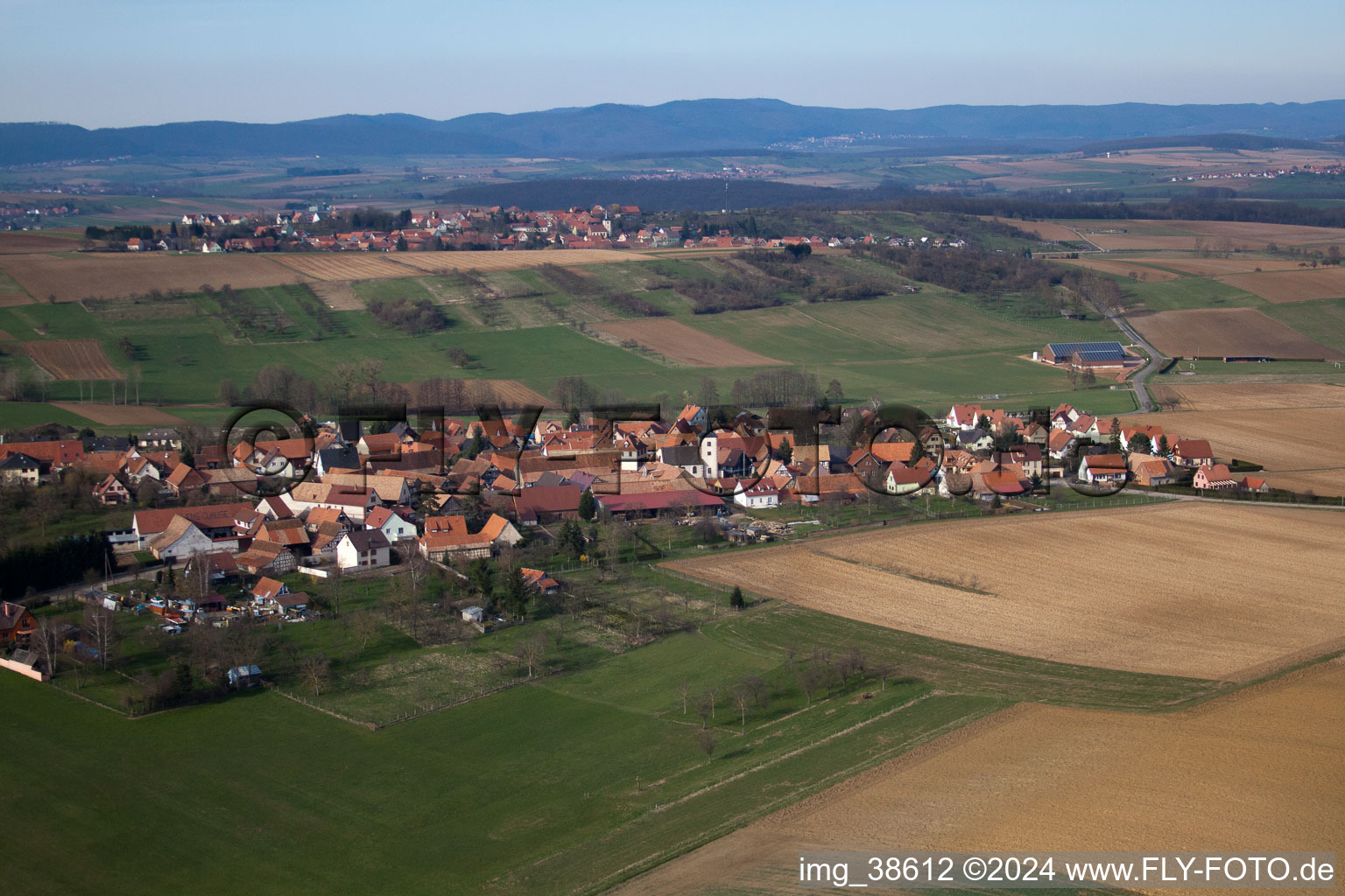 Vue aérienne de Buswiller dans le département Bas Rhin, France