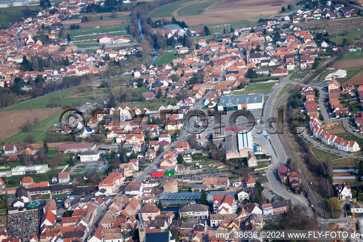 Pfaffenhoffen dans le département Bas Rhin, France d'en haut