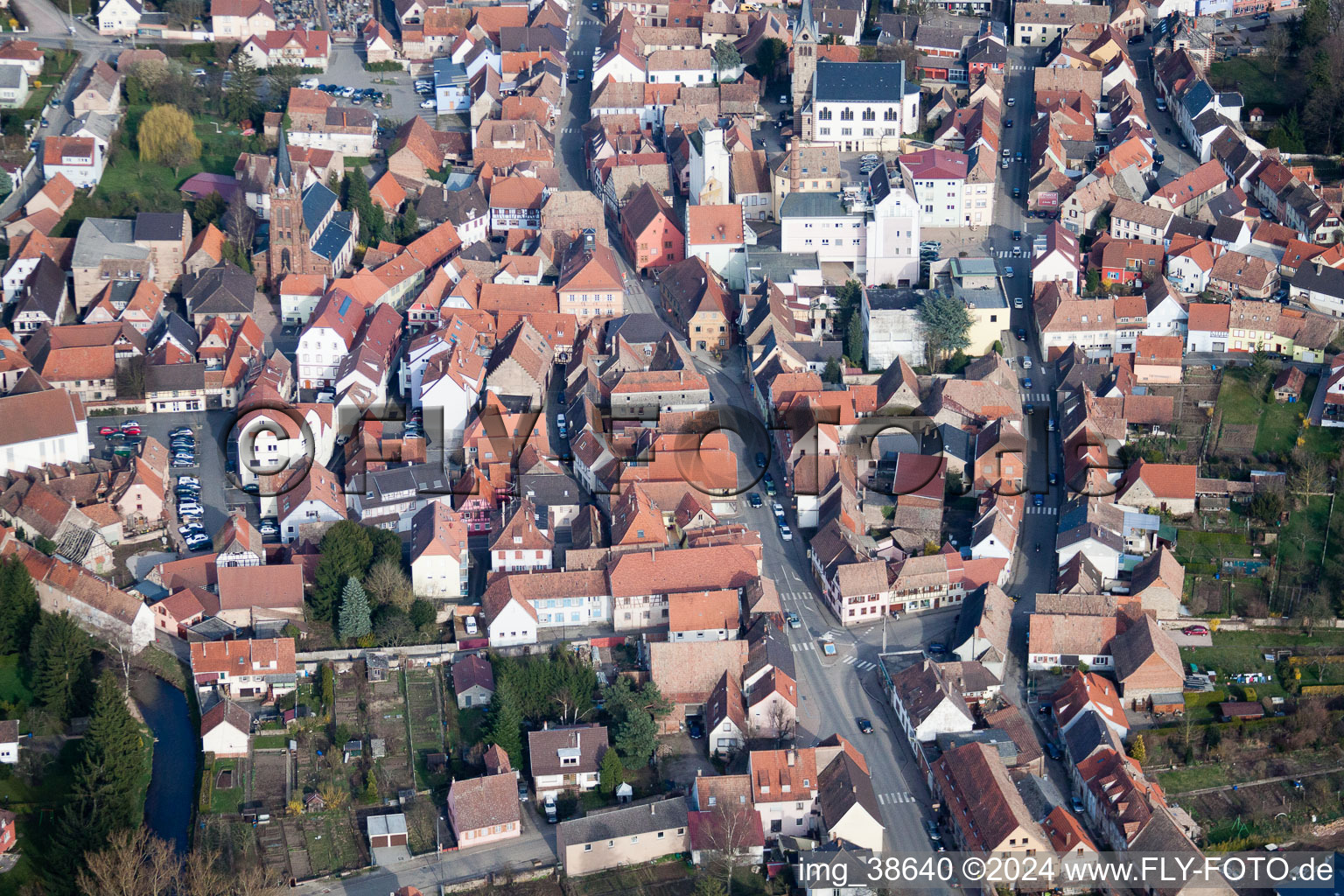 Pfaffenhoffen dans le département Bas Rhin, France depuis l'avion