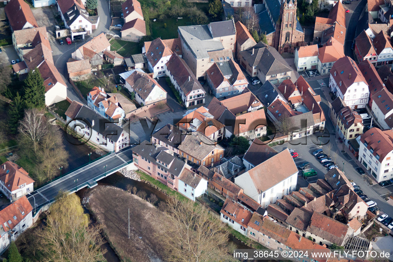 Image drone de Pfaffenhoffen dans le département Bas Rhin, France