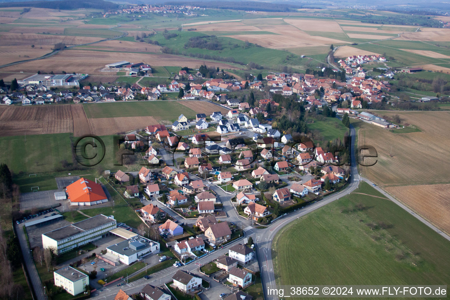 Vue aérienne de Pfaffenhoffen dans le département Bas Rhin, France