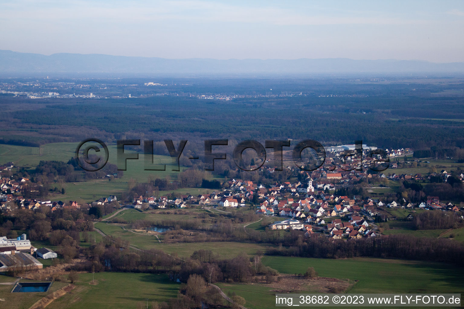Uttenhoffen dans le département Bas Rhin, France vu d'un drone