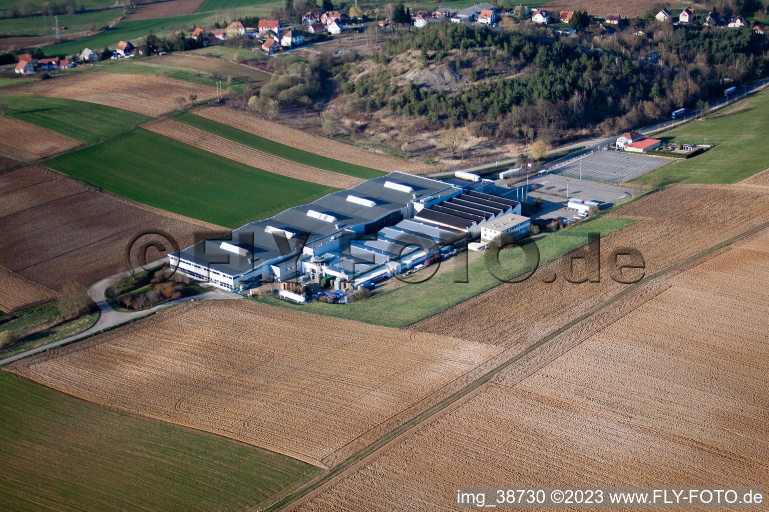 Merkwiller-Pechelbronn dans le département Bas Rhin, France vu d'un drone