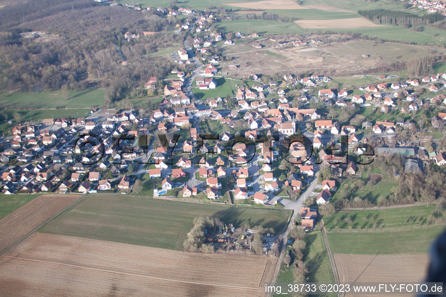 Vue oblique de Merkwiller-Pechelbronn dans le département Bas Rhin, France
