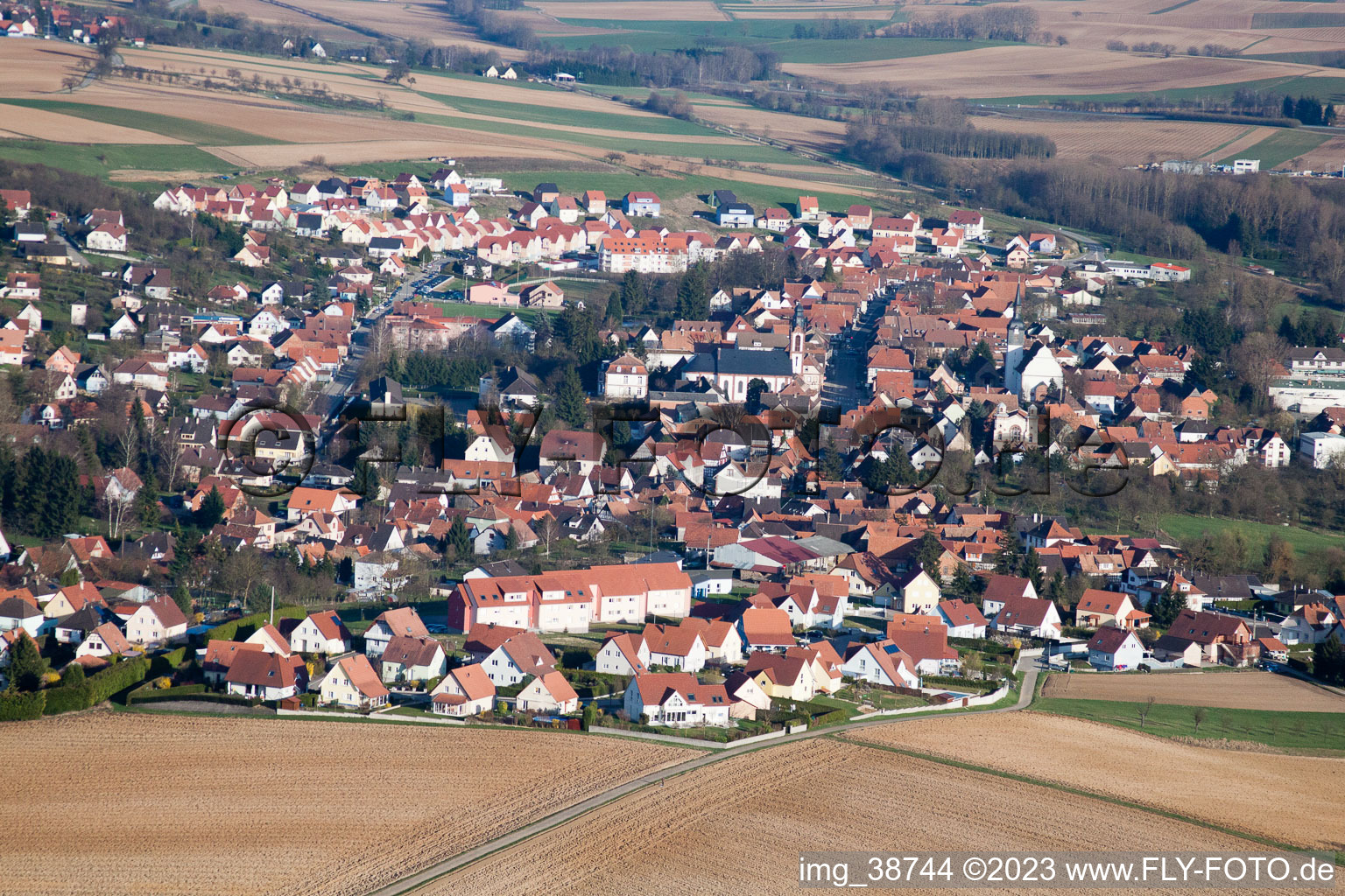 Retschwiller dans le département Bas Rhin, France vu d'un drone