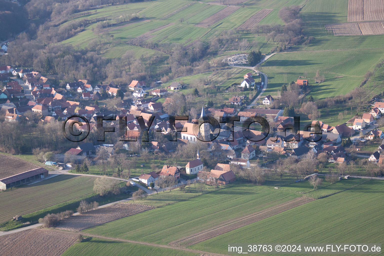 Drachenbronn-Birlenbach dans le département Bas Rhin, France d'un drone