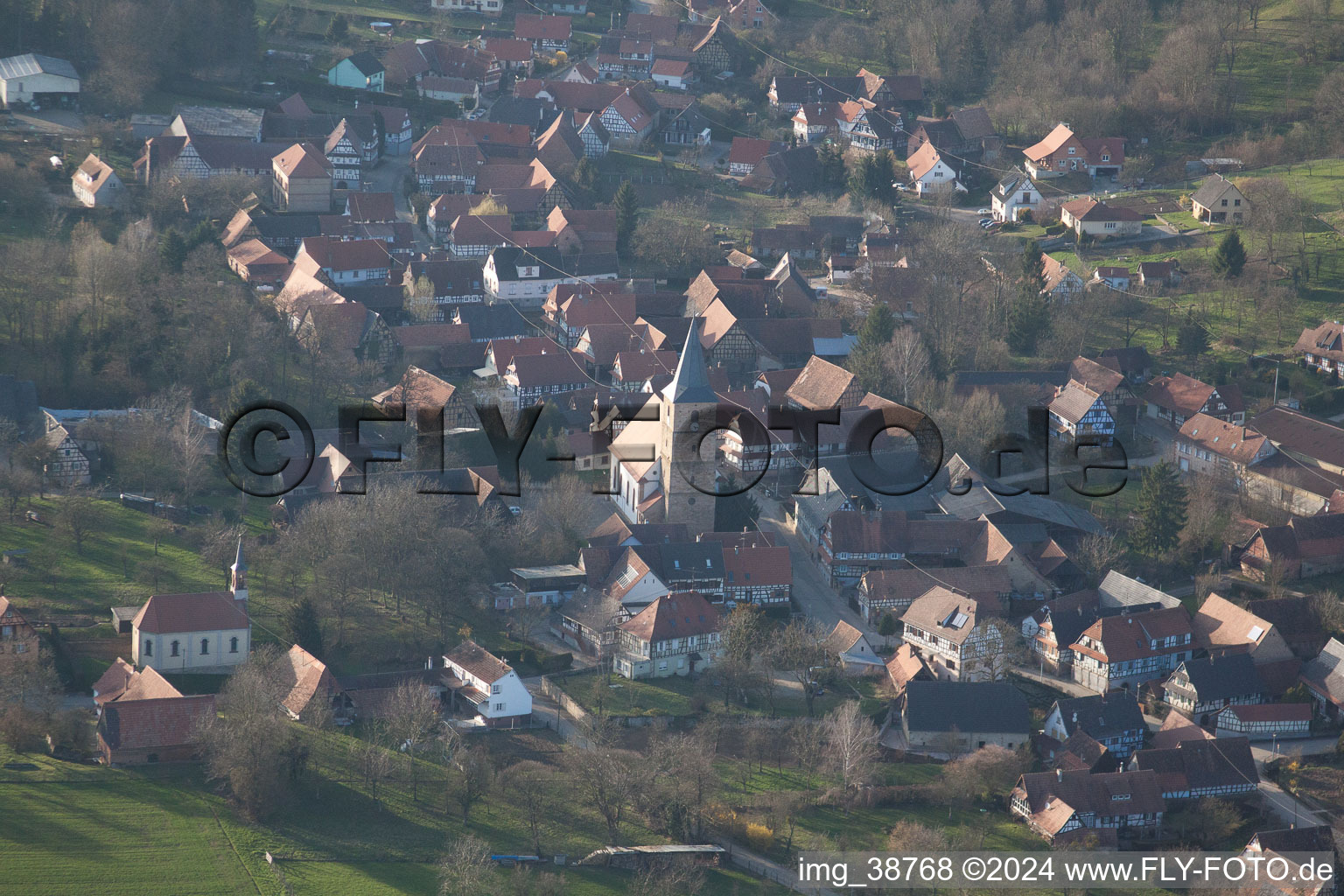 Vue aérienne de Drachenbronn-Birlenbach dans le département Bas Rhin, France