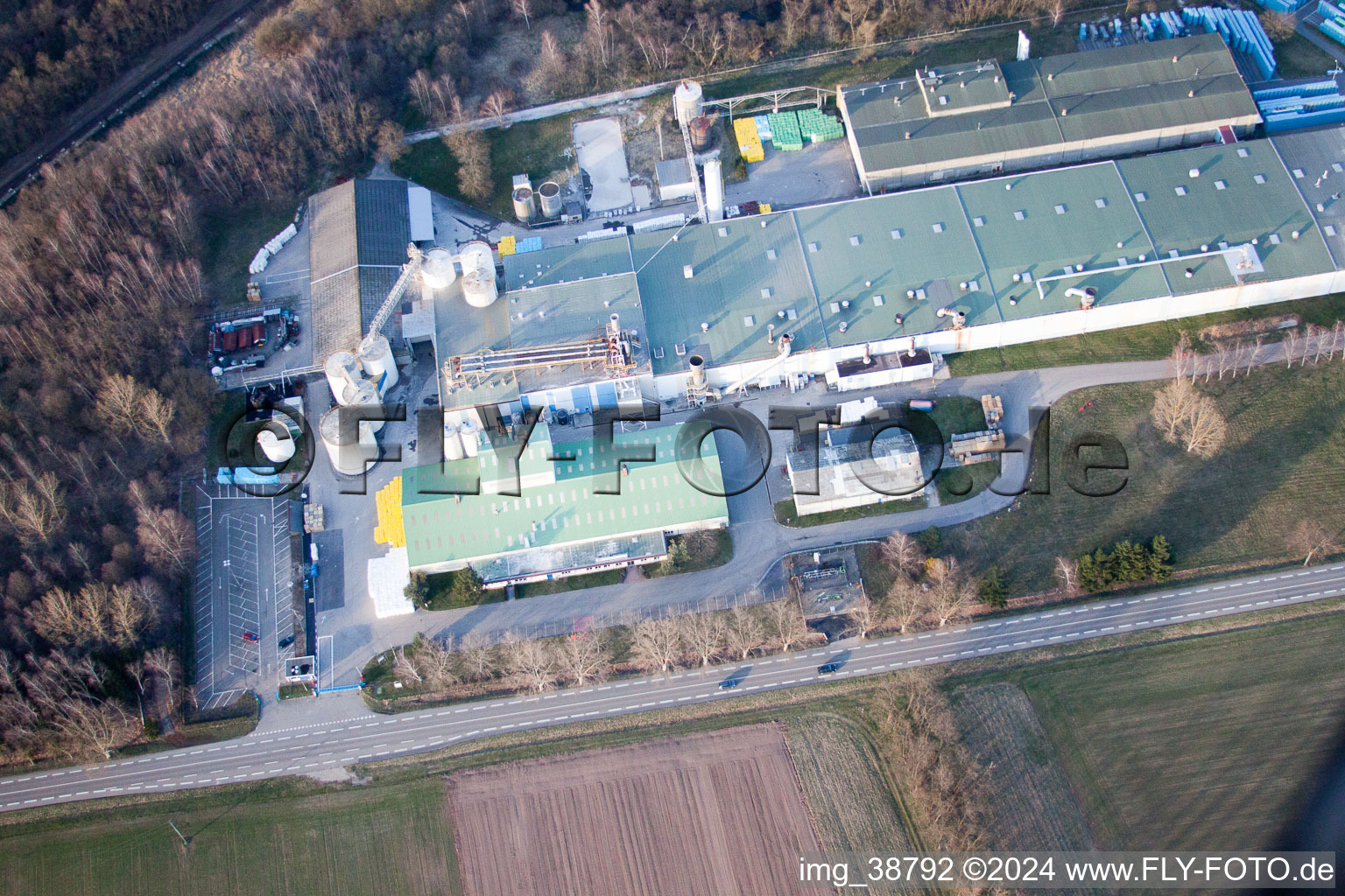 Image drone de Isolation Sitek à le quartier Altenstadt in Wissembourg dans le département Bas Rhin, France