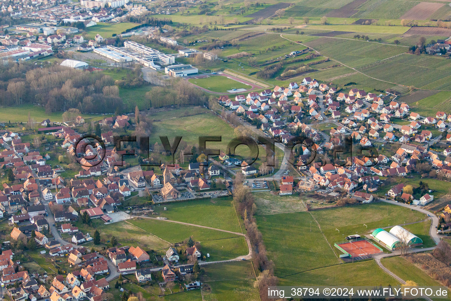 Quartier Altenstadt in Wissembourg dans le département Bas Rhin, France vue du ciel