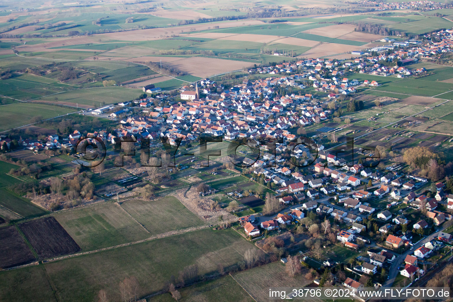 Steinfeld dans le département Rhénanie-Palatinat, Allemagne d'un drone