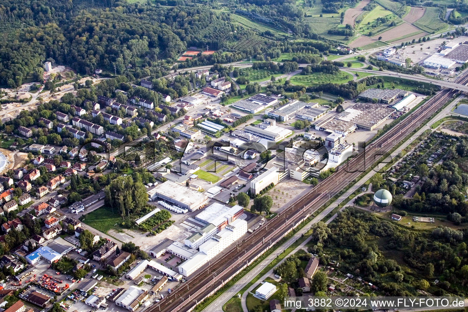 Vue aérienne de Médicaments pour le talon à le quartier Oos in Baden-Baden dans le département Bade-Wurtemberg, Allemagne