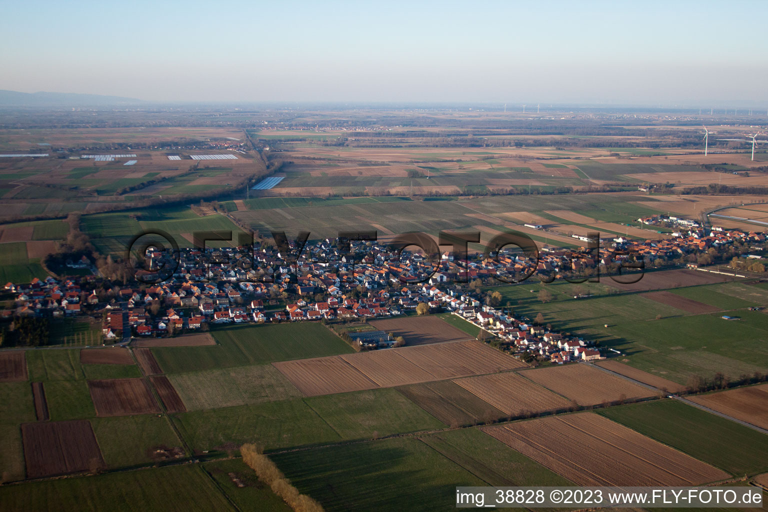 Freckenfeld dans le département Rhénanie-Palatinat, Allemagne d'un drone
