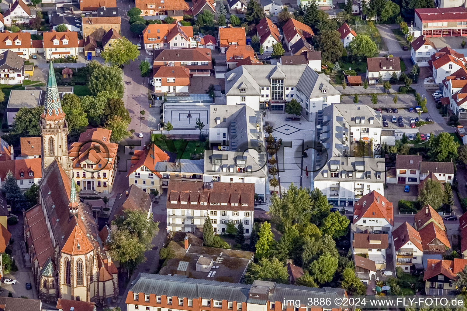 Vue aérienne de Administration municipale à Sinzheim dans le département Bade-Wurtemberg, Allemagne