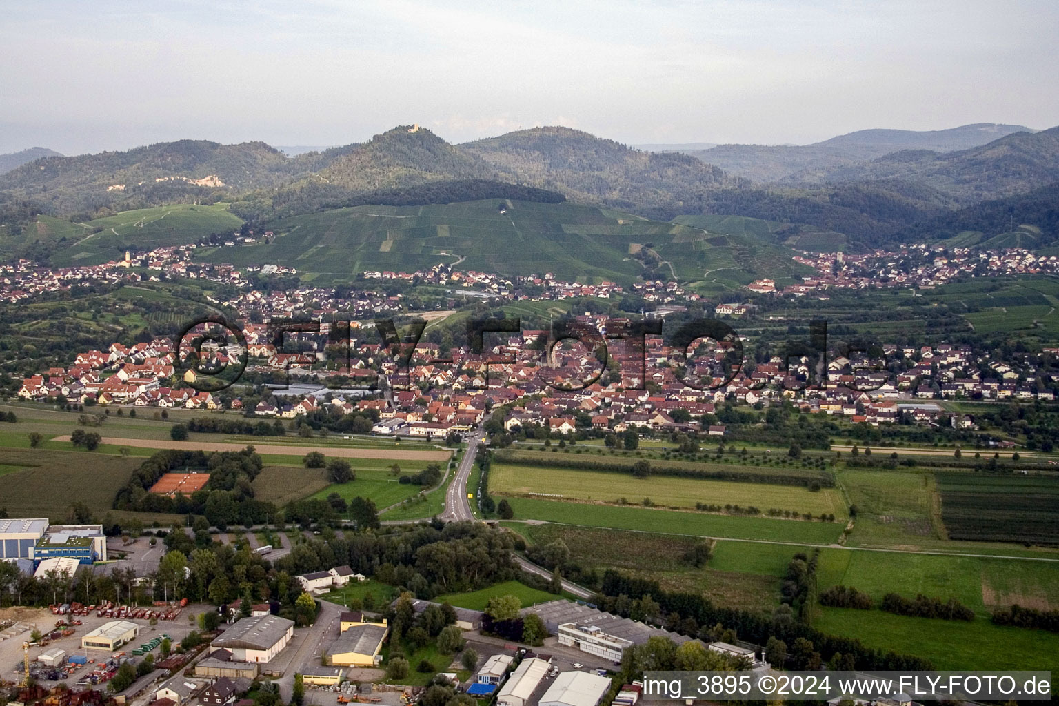 Vue aérienne de De l'ouest à Steinbach dans le département Bade-Wurtemberg, Allemagne