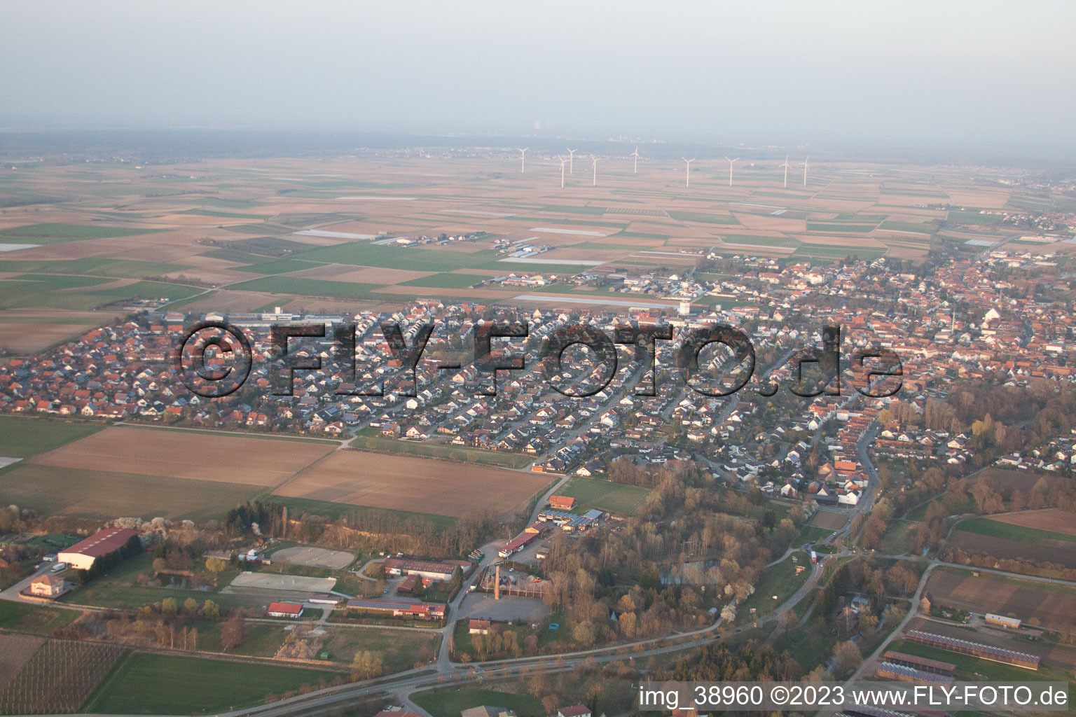 Quartier Herxheim in Herxheim bei Landau dans le département Rhénanie-Palatinat, Allemagne du point de vue du drone