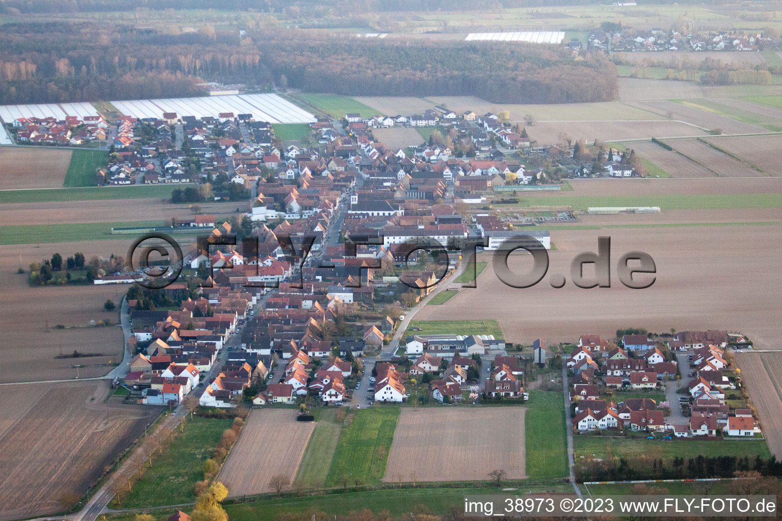 Enregistrement par drone de Quartier Hayna in Herxheim bei Landau dans le département Rhénanie-Palatinat, Allemagne