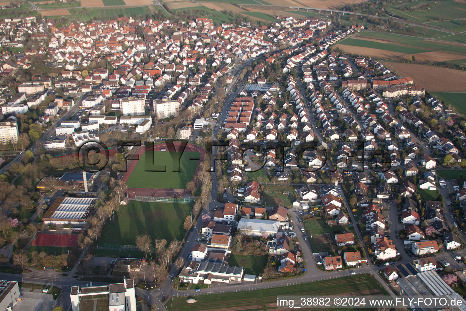 Vue oblique de Quartier Münchingen in Korntal-Münchingen dans le département Bade-Wurtemberg, Allemagne