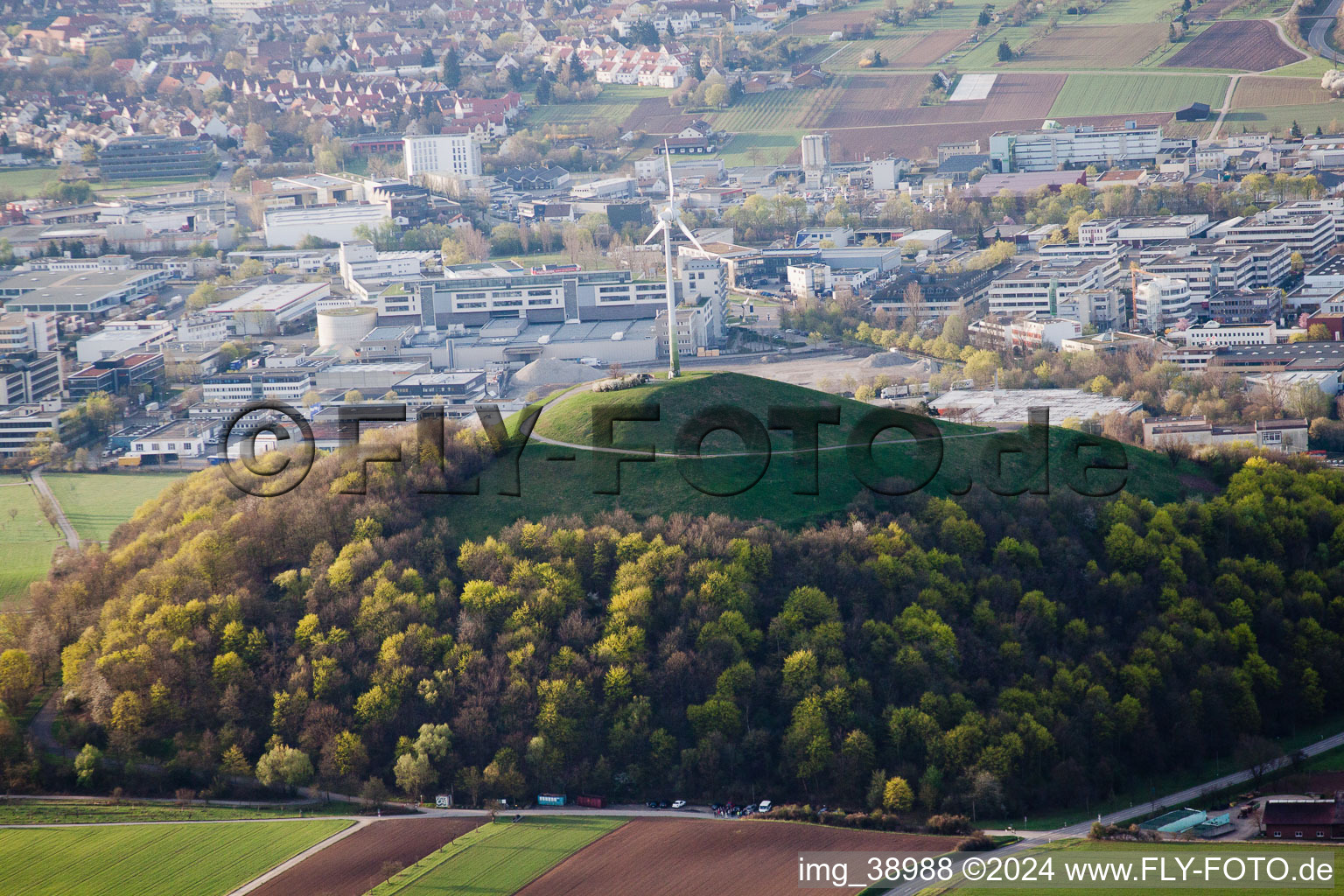 Vue aérienne de Éoliennes (WEA) - éoliennes - sur le Grüner Heiner sur l'A81 dans le quartier Korntal de Korntal-Münchingen à le quartier Weilimdorf in Stuttgart dans le département Bade-Wurtemberg, Allemagne