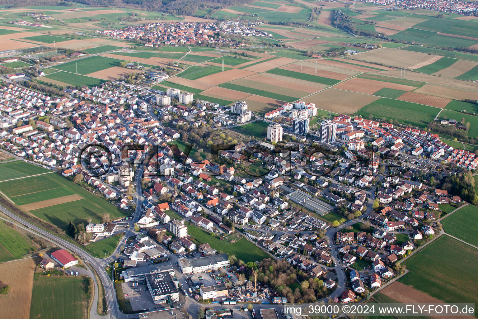 Photographie aérienne de Vue des rues et des maisons des quartiers résidentiels à le quartier Hirschlanden in Ditzingen dans le département Bade-Wurtemberg, Allemagne