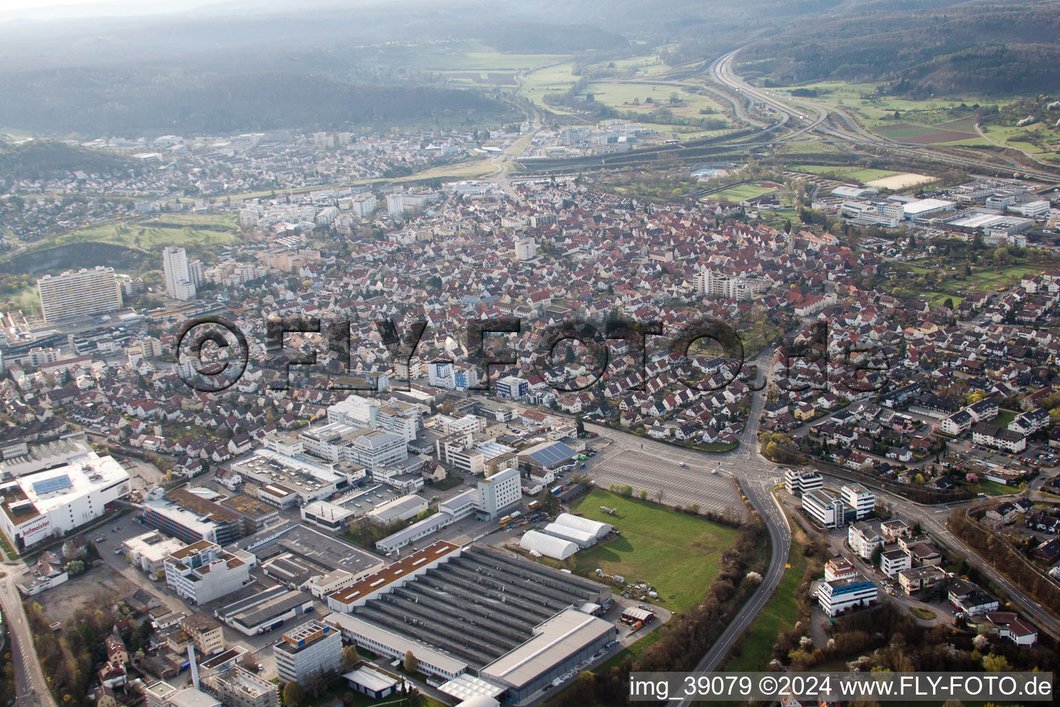 METDRA Metall- und Drahtwarenfabrik GmbH, Dieselstr à le quartier Eltingen in Leonberg dans le département Bade-Wurtemberg, Allemagne du point de vue du drone