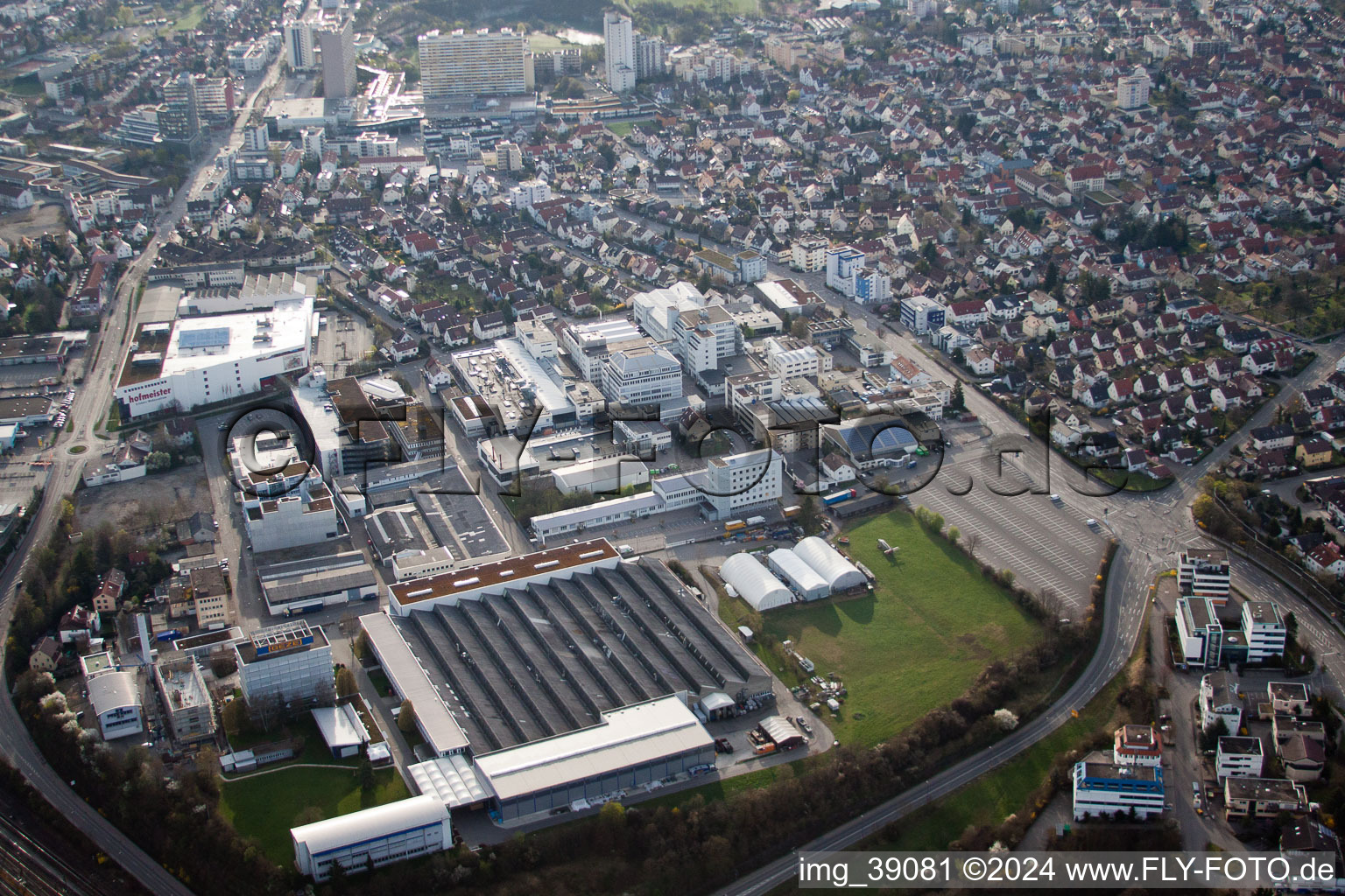 Vue aérienne de Zone industrielle ouest à Leonberg dans le département Bade-Wurtemberg, Allemagne