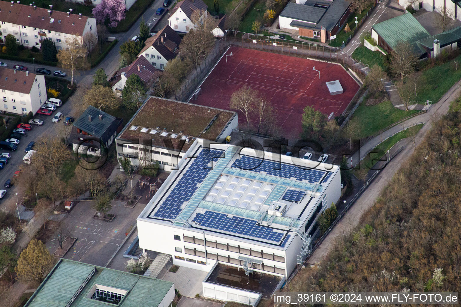 École August Lämmle, Gerlinger Straße à le quartier Ramtel in Leonberg dans le département Bade-Wurtemberg, Allemagne vue d'en haut