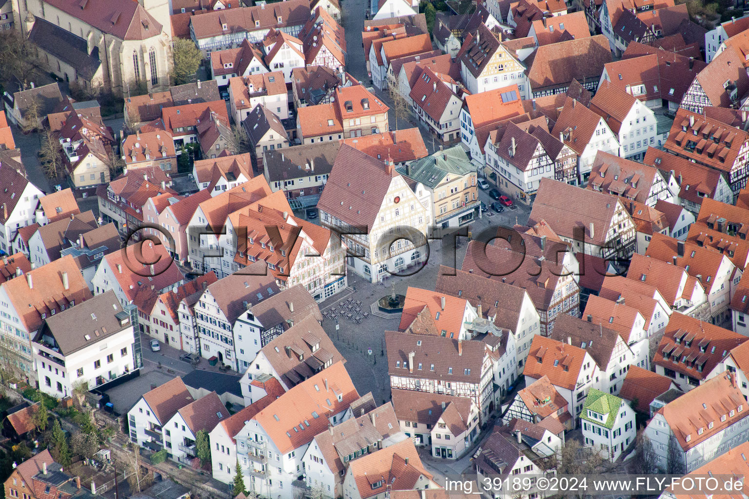 Vue aérienne de Place du marché dans la vieille ville à Leonberg dans le département Bade-Wurtemberg, Allemagne