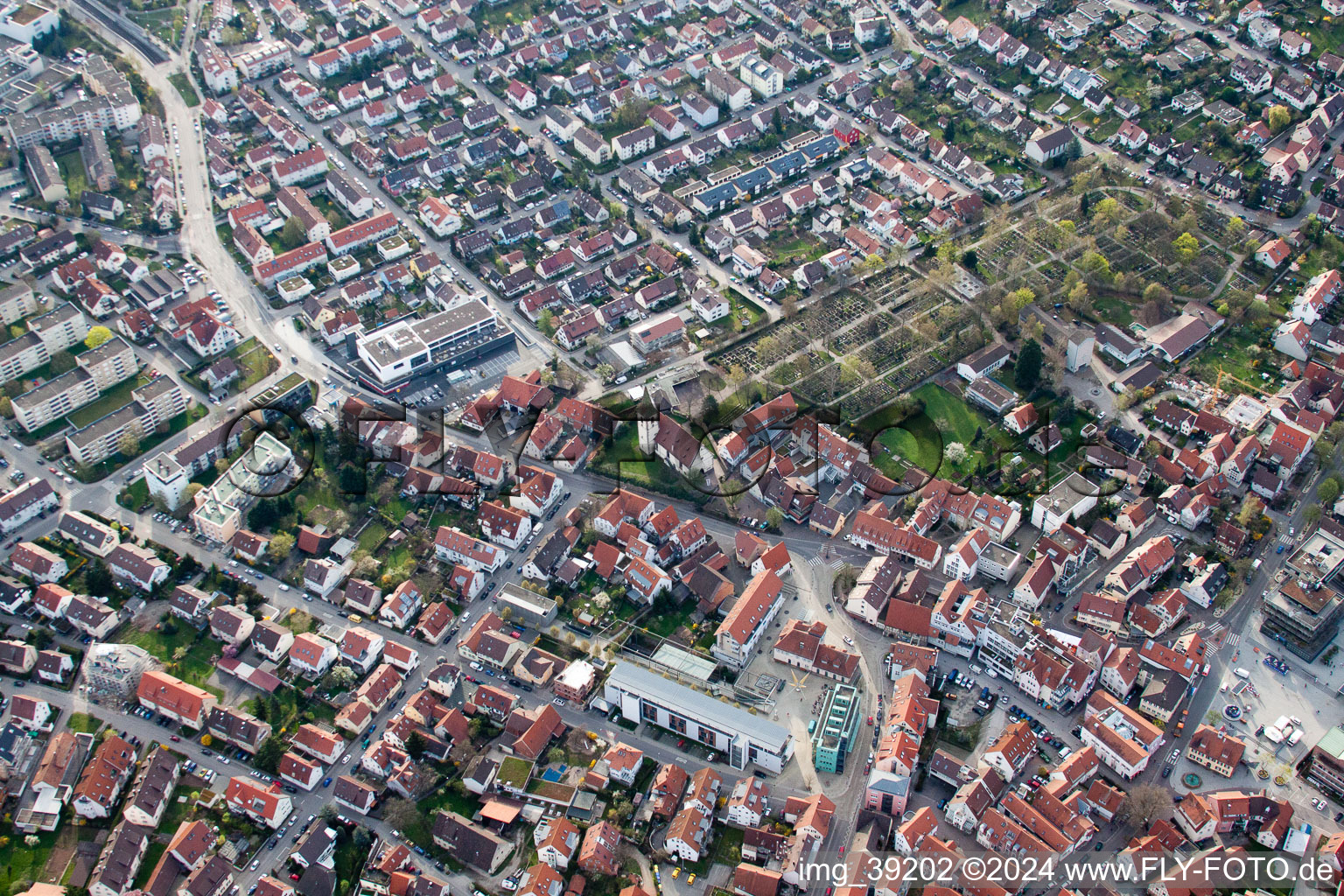 Vue aérienne de Vue des rues et des maisons des quartiers résidentiels à Gerlingen dans le département Bade-Wurtemberg, Allemagne