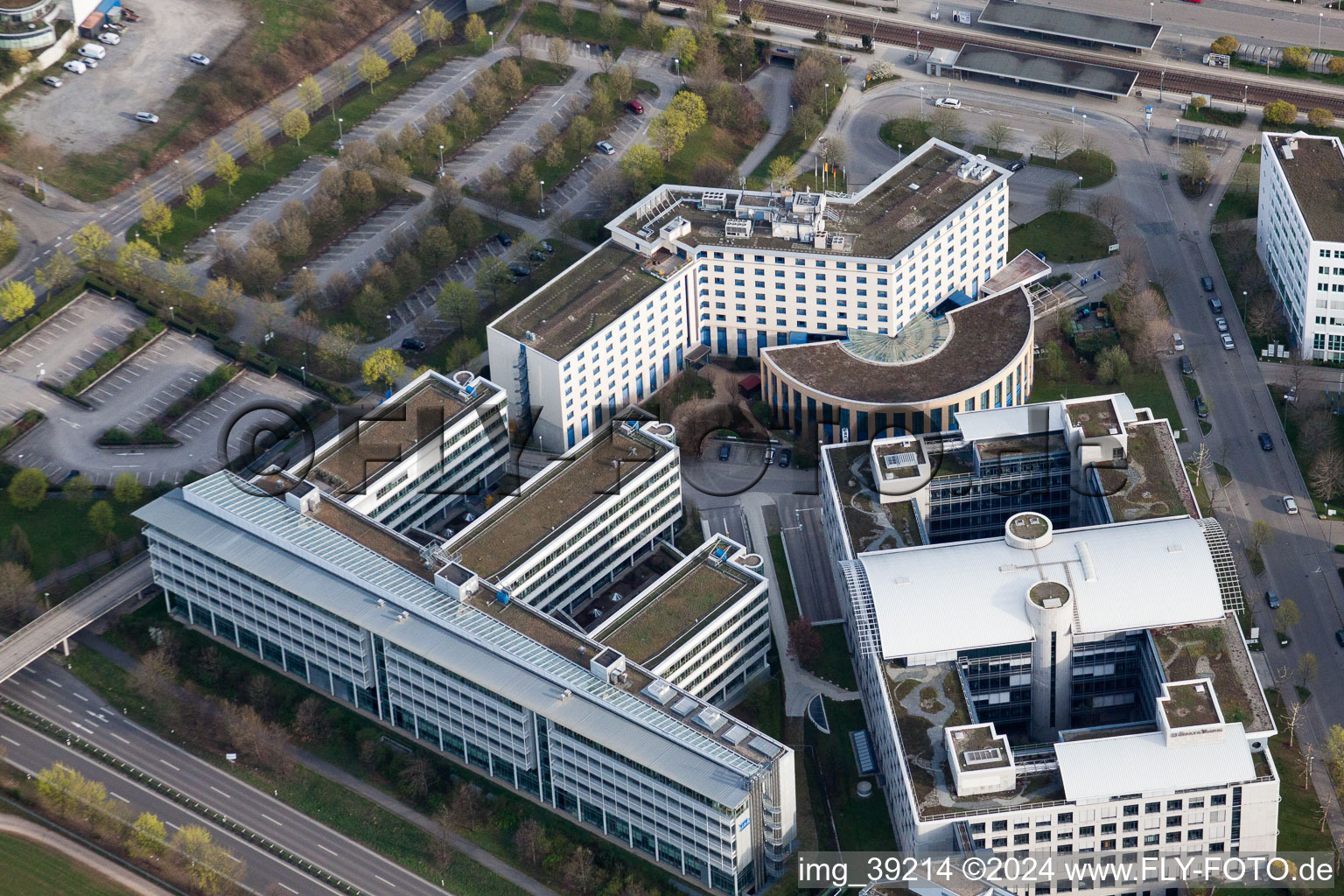 Vue aérienne de Hôtel Holiday Inn à le quartier Weilimdorf in Stuttgart dans le département Bade-Wurtemberg, Allemagne