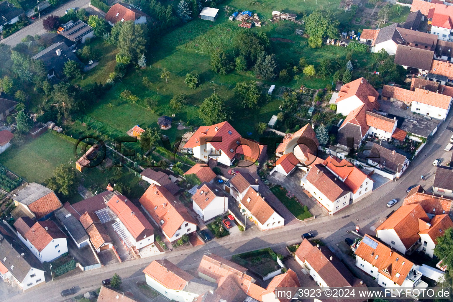 Vue oblique de Minfeld dans le département Rhénanie-Palatinat, Allemagne