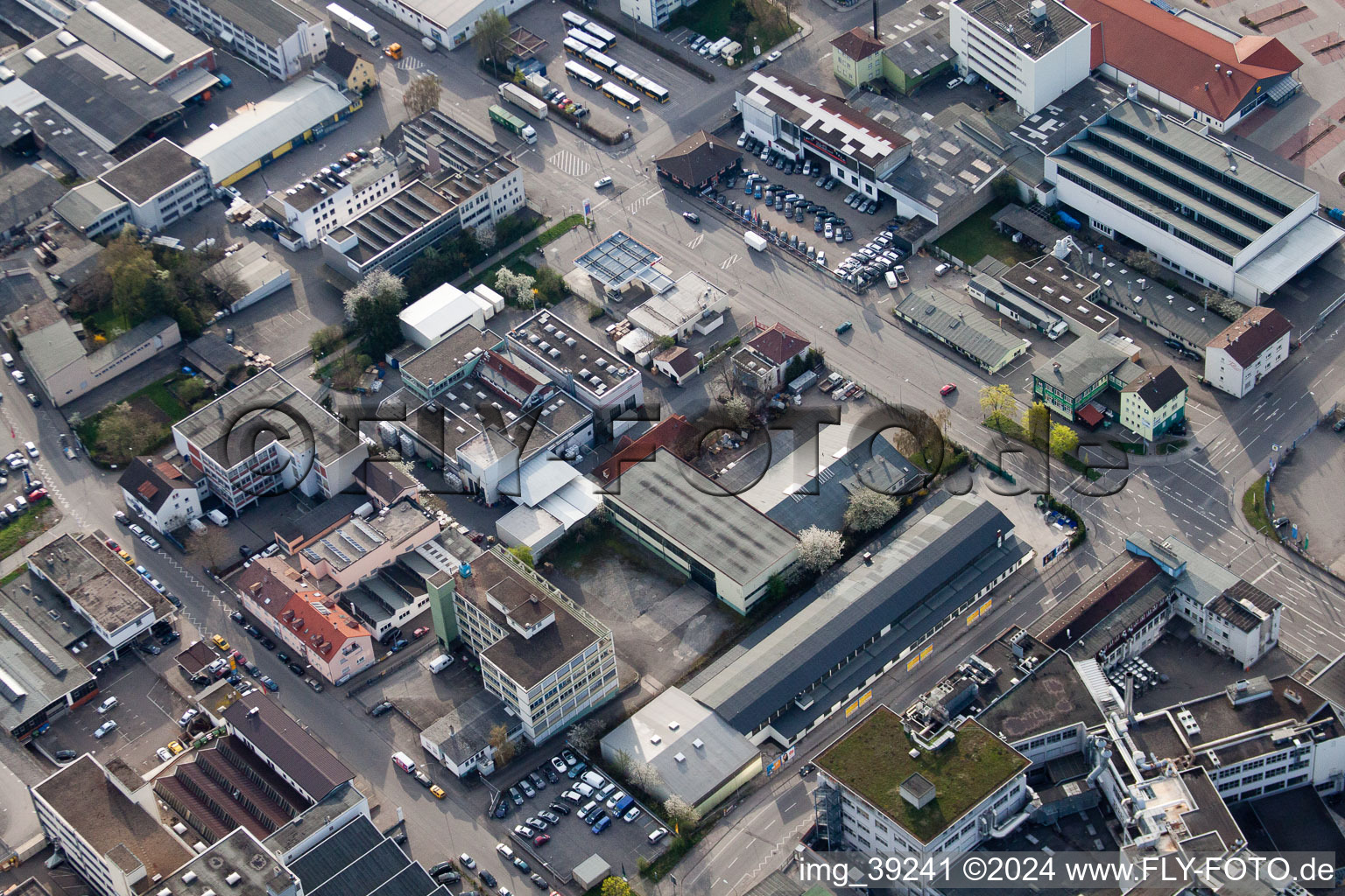 Vue aérienne de Wörwag, Strohgäustrasse à le quartier Zuffenhausen in Stuttgart dans le département Bade-Wurtemberg, Allemagne