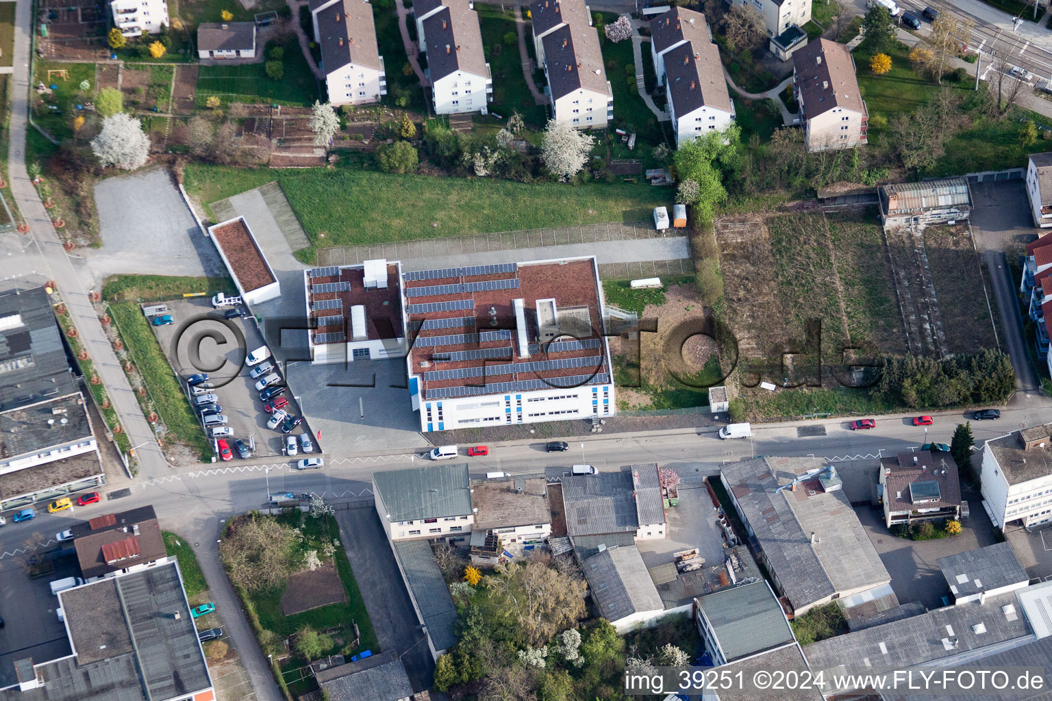 Vue aérienne de Langro Chemie, Porschestrasse 12 à le quartier Zuffenhausen in Stuttgart dans le département Bade-Wurtemberg, Allemagne