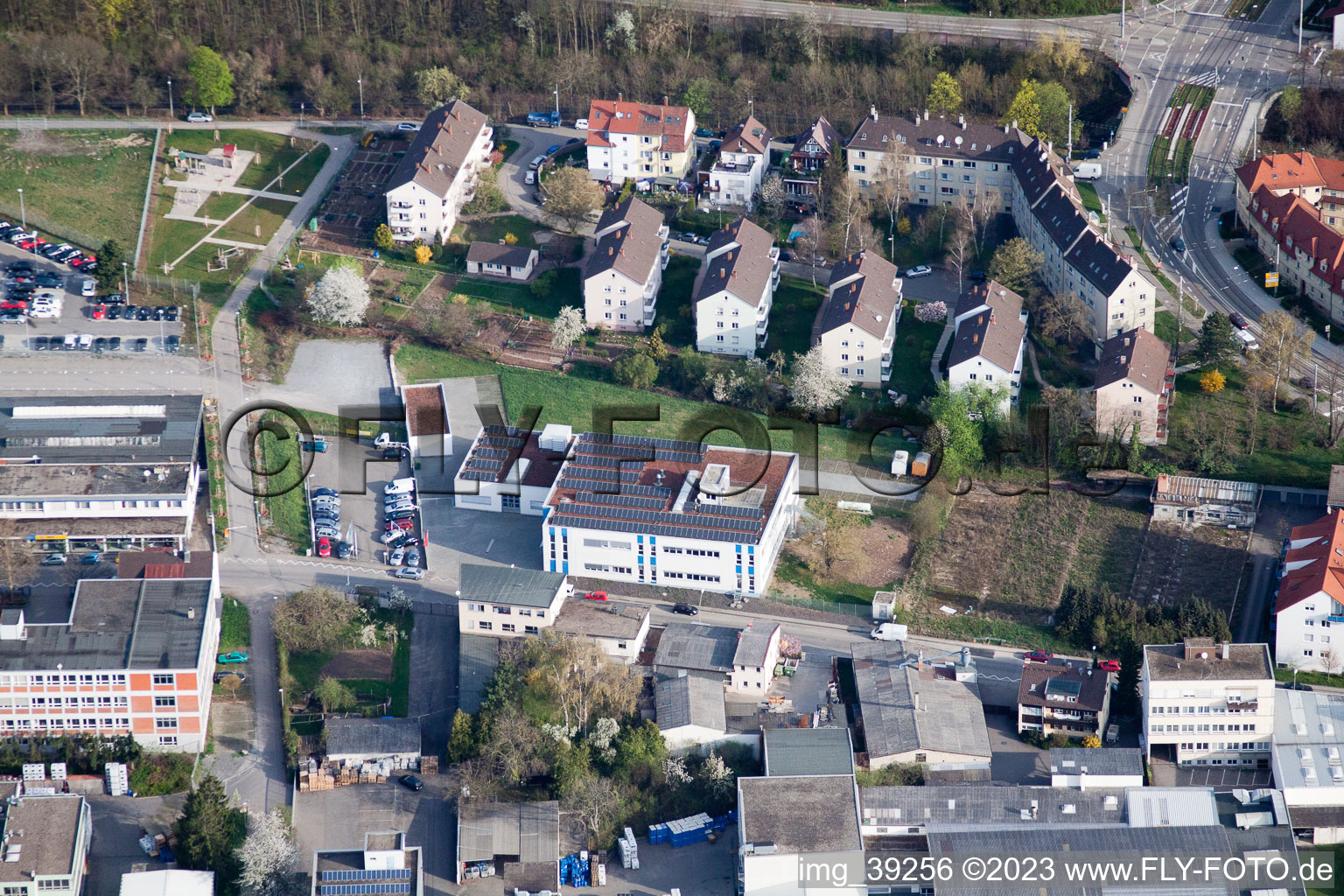 Vue aérienne de Langro Chemie, Porschestrasse 12 à le quartier Zuffenhausen in Stuttgart dans le département Bade-Wurtemberg, Allemagne