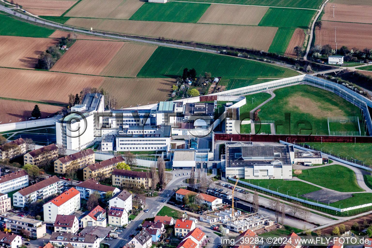 Vue aérienne de Terrain de la prison et clôture de sécurité de l'établissement correctionnel établissement correctionnel établissement correctionnel Stuttgart en Stammheim à le quartier Stammheim in Stuttgart dans le département Bade-Wurtemberg, Allemagne
