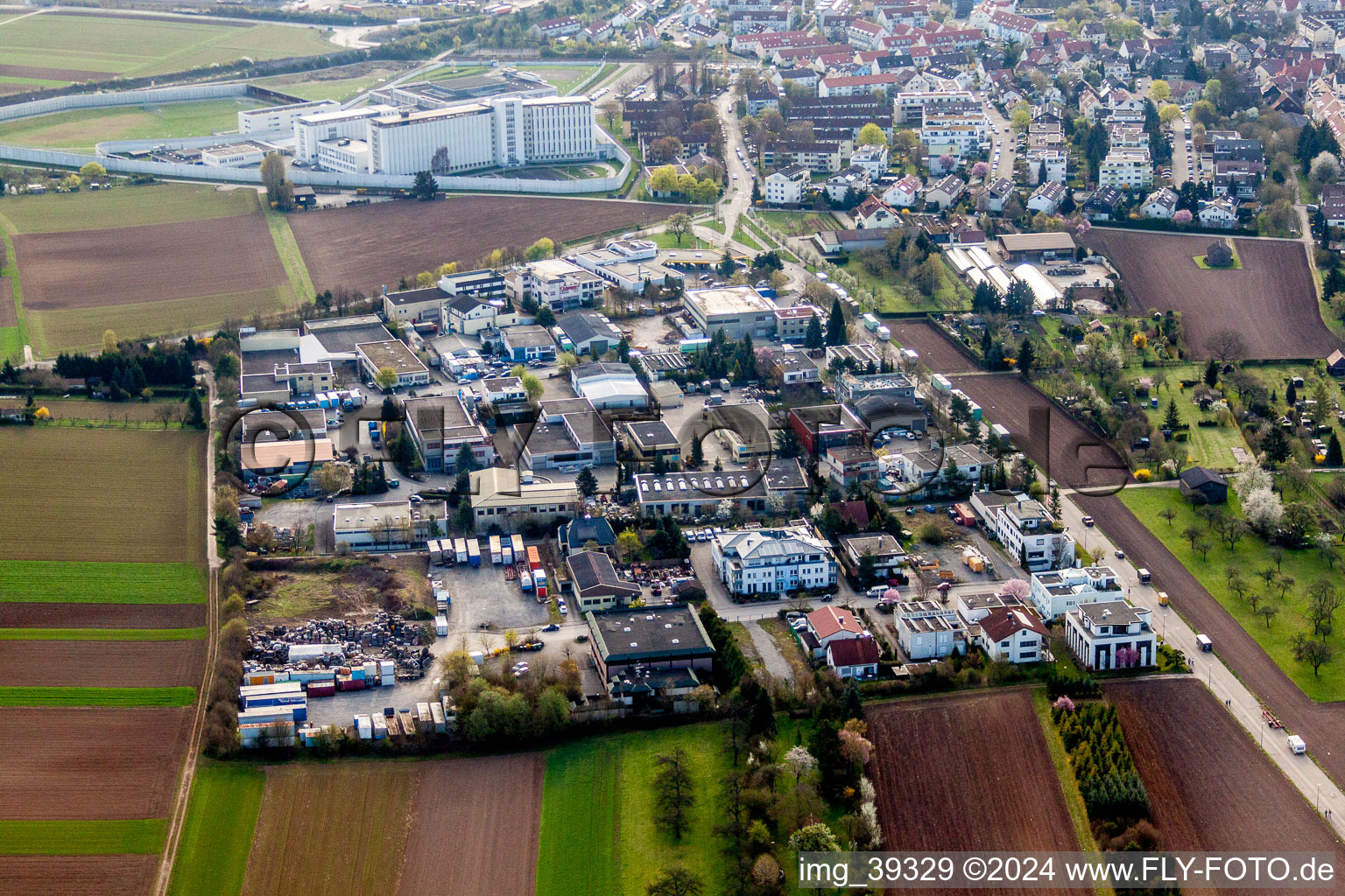 Vue aérienne de Zone commerciale et établissement d'entreprise Am Wammes Knopf en Stammheim à le quartier Stammheim in Stuttgart dans le département Bade-Wurtemberg, Allemagne