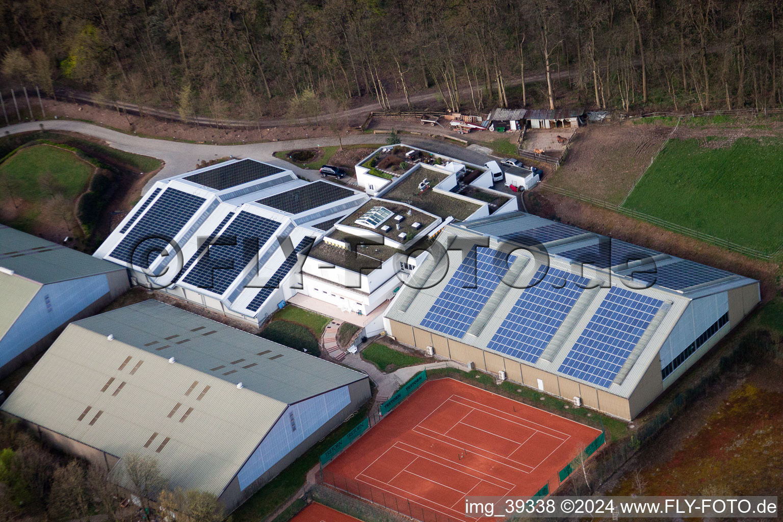 Wurtemberg Association de tennis, Emerholzweg à le quartier Stammheim in Stuttgart dans le département Bade-Wurtemberg, Allemagne vue d'en haut