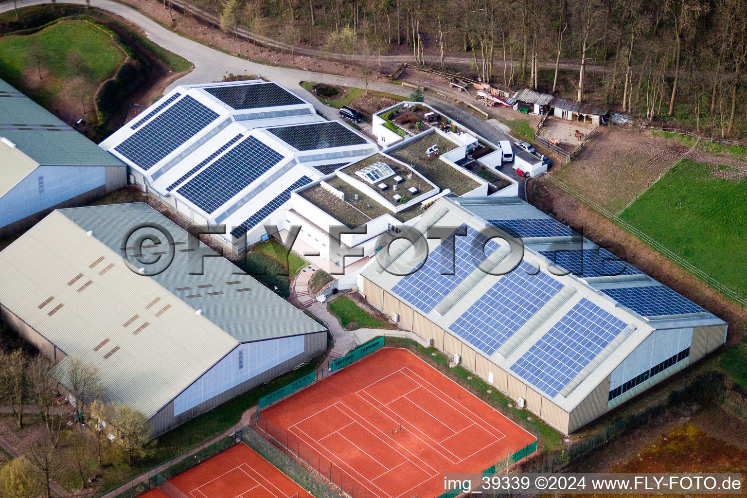 Wurtemberg Association de tennis, Emerholzweg à le quartier Stammheim in Stuttgart dans le département Bade-Wurtemberg, Allemagne depuis l'avion