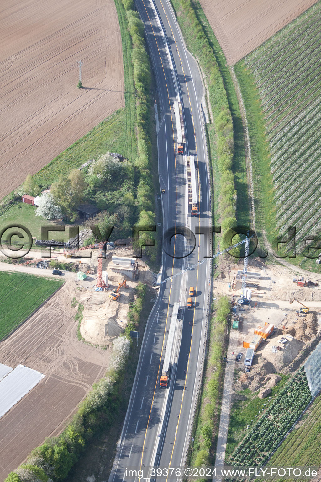 Vue aérienne de Nouvelle construction du pont A65 à Kandel dans le département Rhénanie-Palatinat, Allemagne