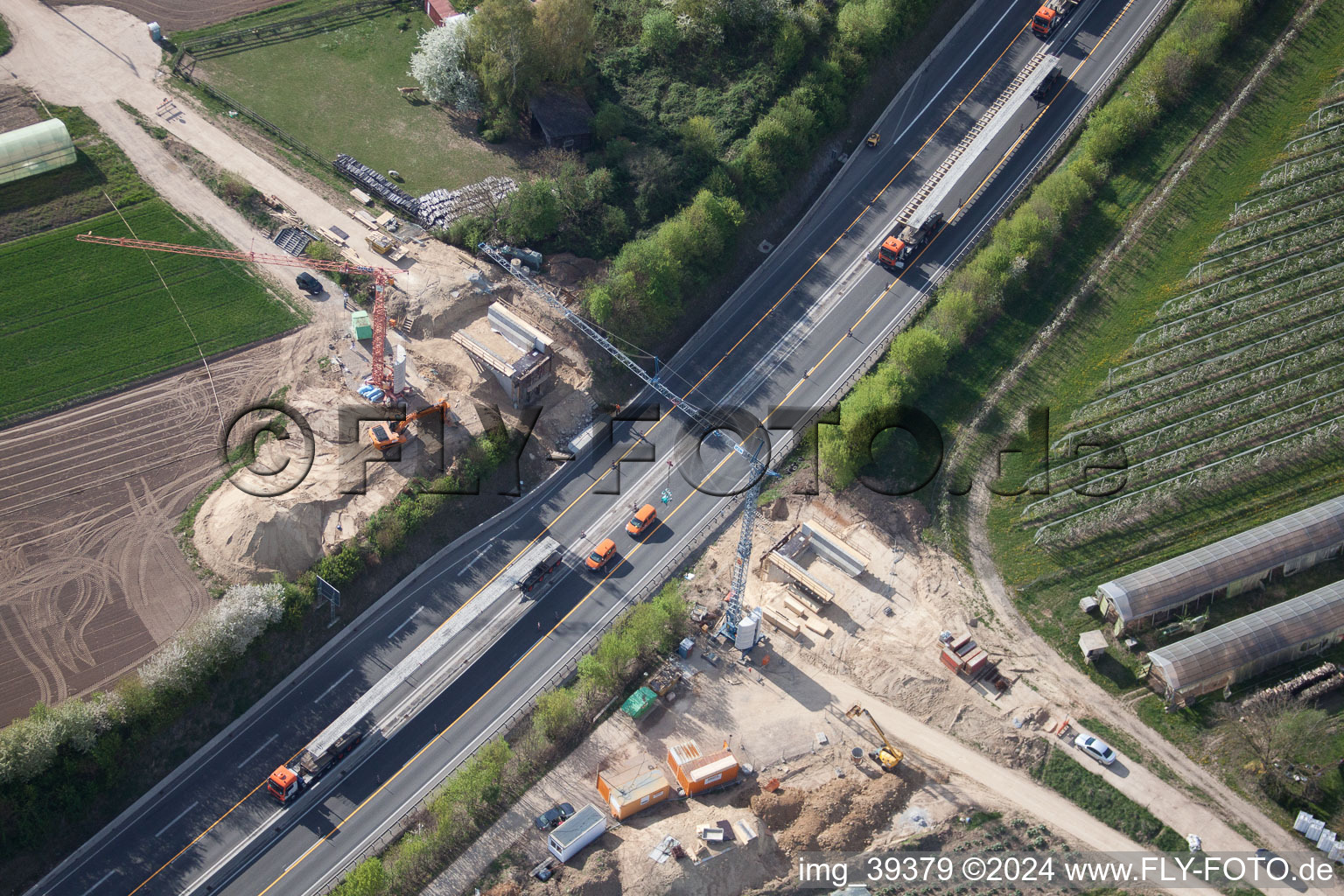 Vue aérienne de Construction d'un nouveau pont autoroutier à Kandel dans le département Rhénanie-Palatinat, Allemagne