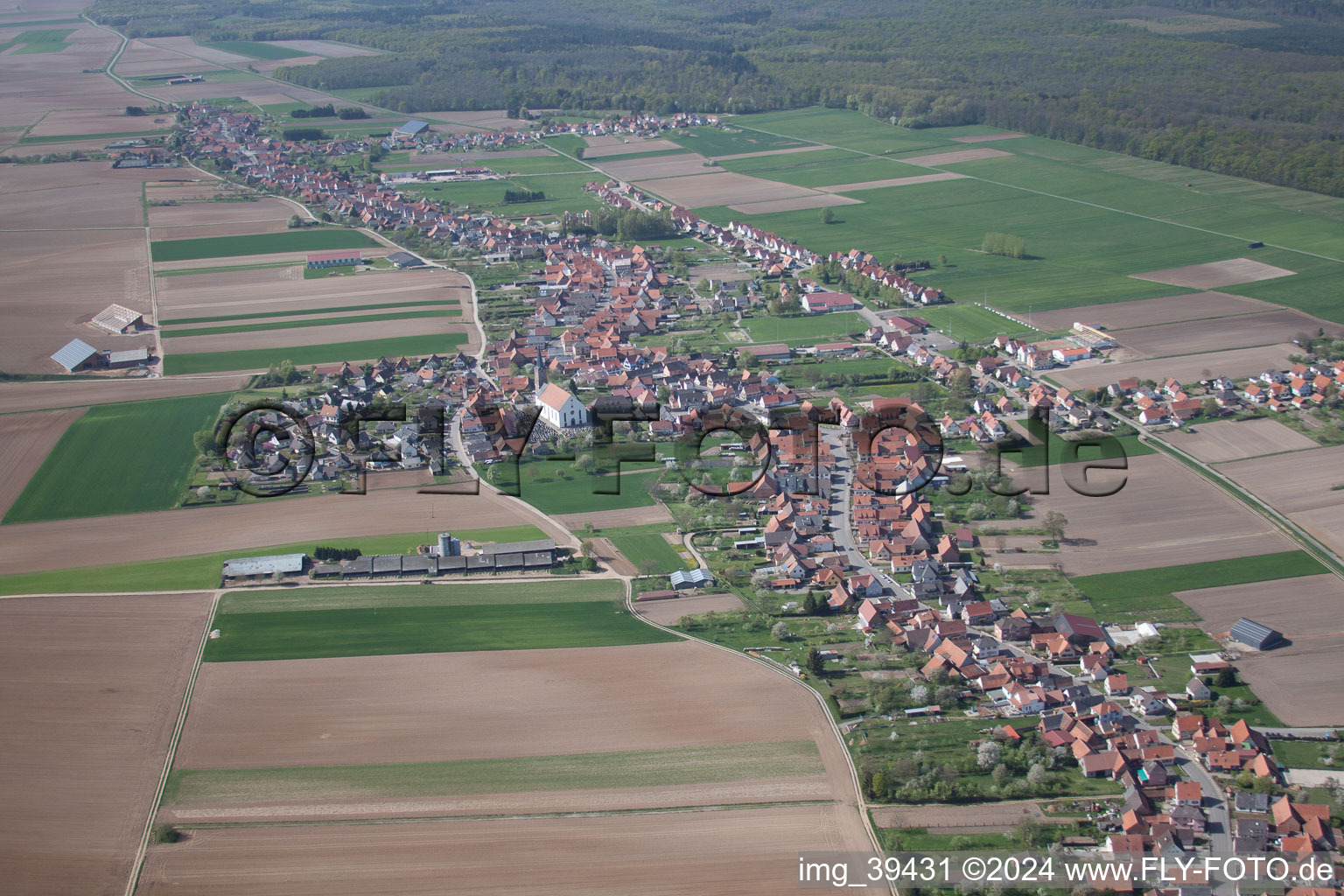 Enregistrement par drone de Schleithal dans le département Bas Rhin, France