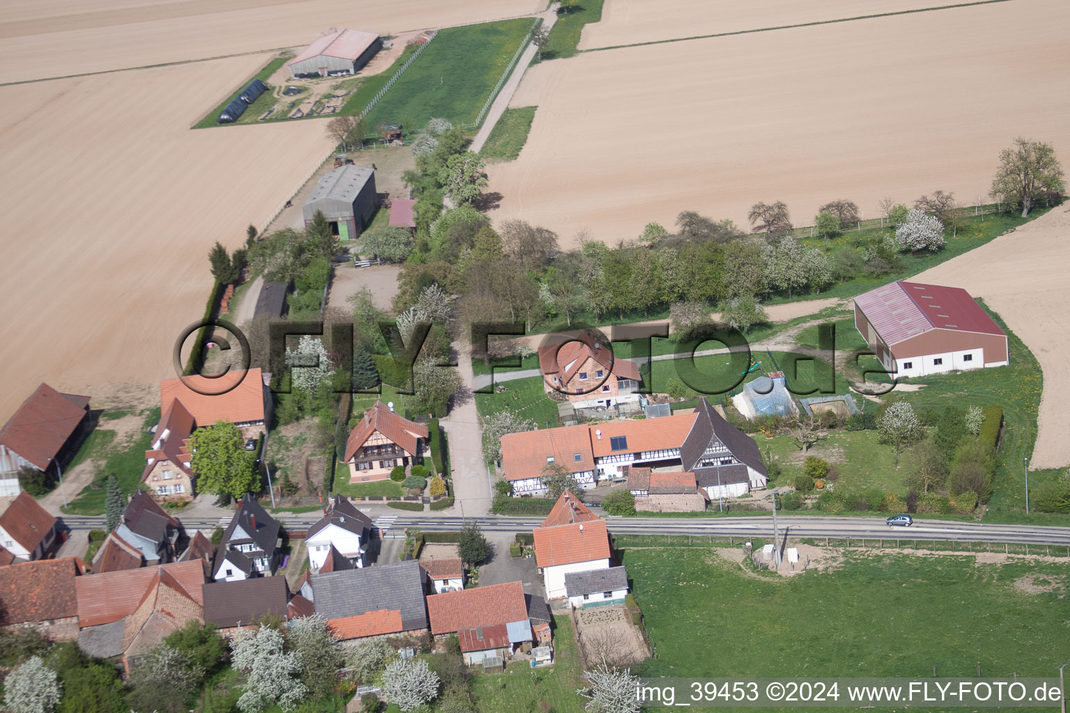 Seebach dans le département Bas Rhin, France depuis l'avion