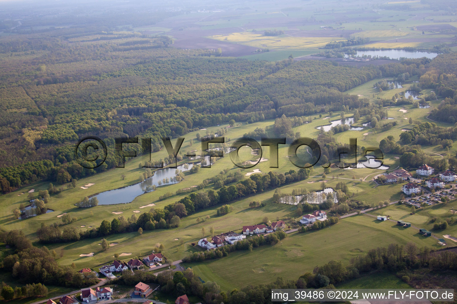 Club de golf Soufflenheim Baden-Baden à Soufflenheim dans le département Bas Rhin, France vu d'un drone