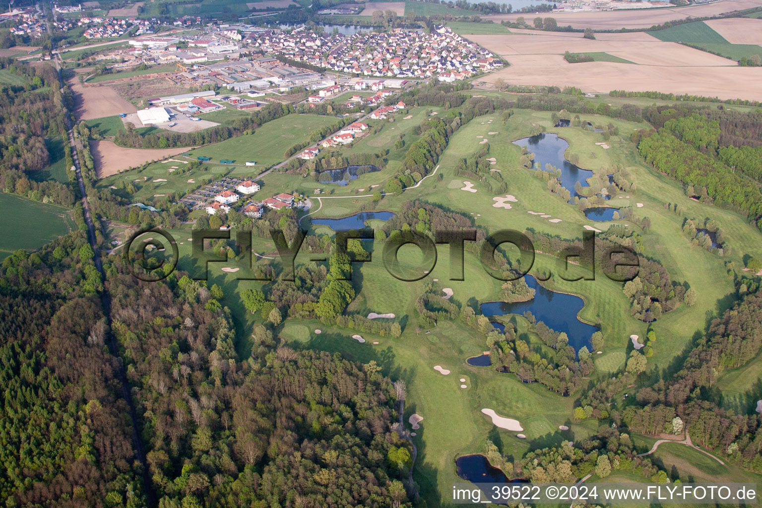 Club de golf Soufflenheim Baden-Baden à Soufflenheim dans le département Bas Rhin, France depuis l'avion