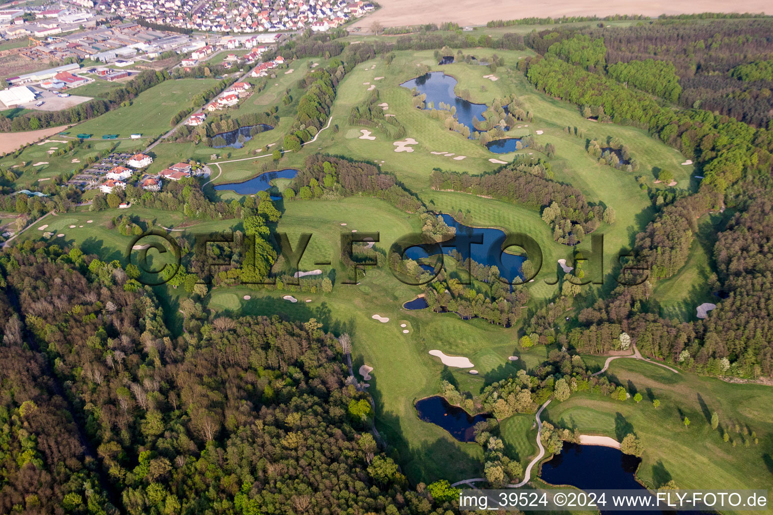 Vue oblique de Surface du Golfclub Soufflenheim Baden-Baden à Soufflenheim dans le département Bas Rhin, France