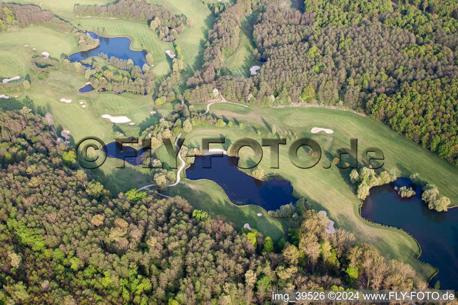 Enregistrement par drone de Club de golf Soufflenheim Baden-Baden à Soufflenheim dans le département Bas Rhin, France