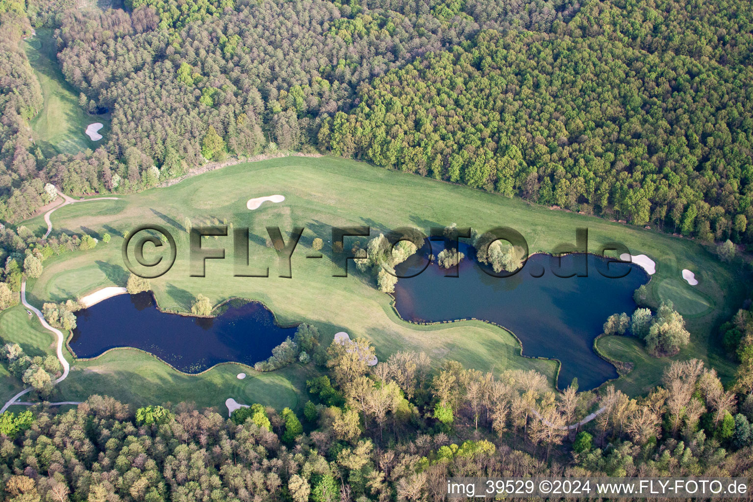 Club de golf Soufflenheim Baden-Baden à Soufflenheim dans le département Bas Rhin, France d'un drone