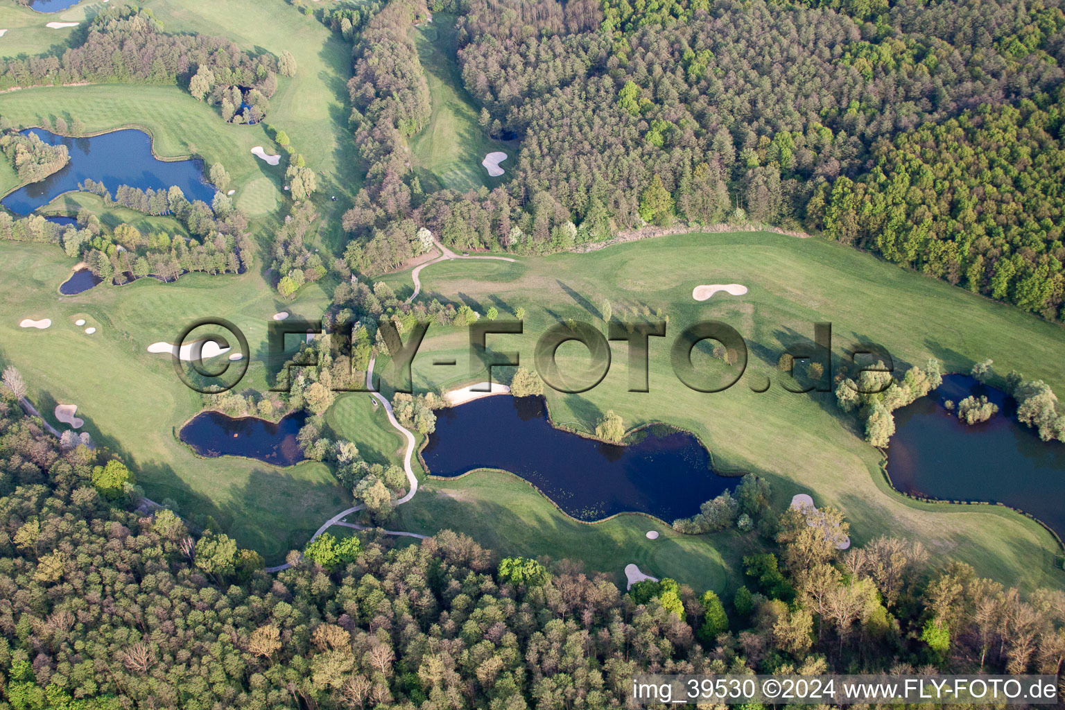 Club de golf Soufflenheim Baden-Baden à Soufflenheim dans le département Bas Rhin, France vu d'un drone