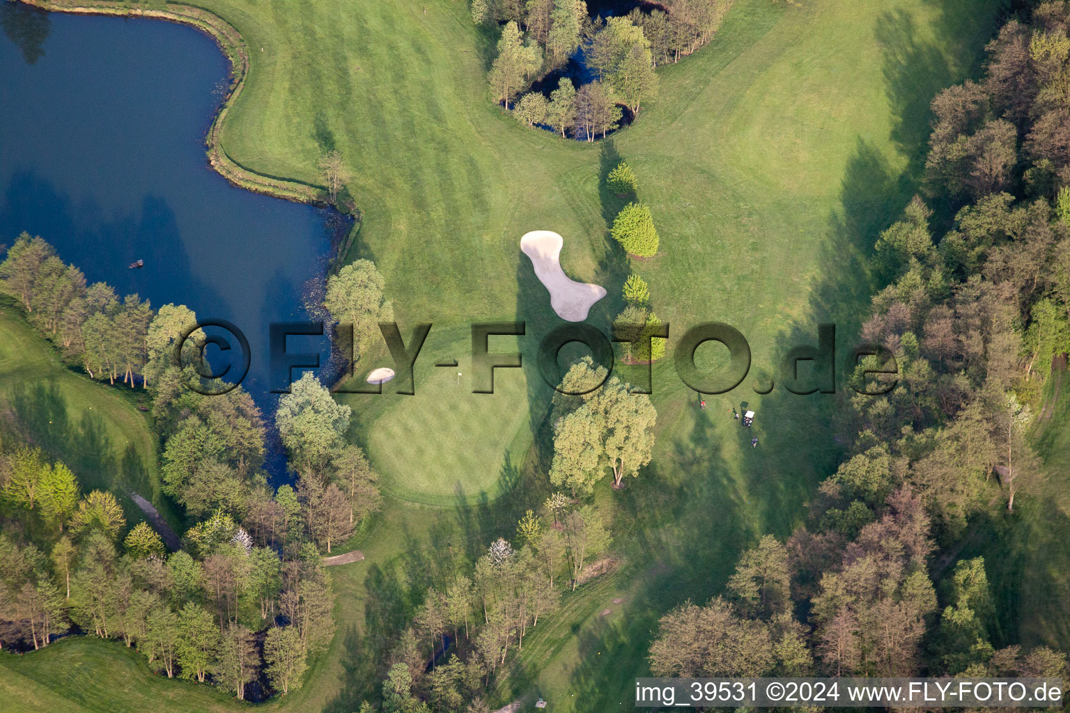 Vue aérienne de Club de golf Soufflenheim Baden-Baden à Soufflenheim dans le département Bas Rhin, France