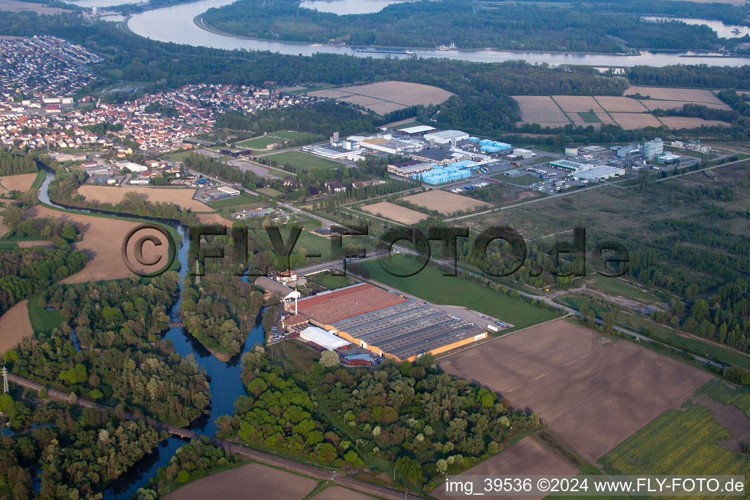 Vue aérienne de Dow Agrosciences à Drusenheim dans le département Bas Rhin, France