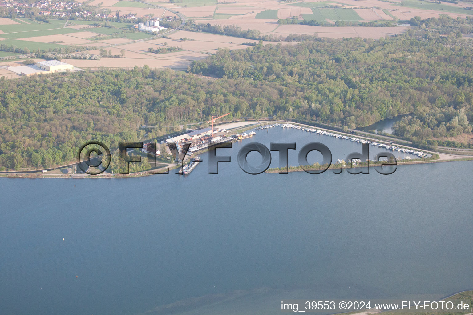 Gambsheim dans le département Bas Rhin, France du point de vue du drone